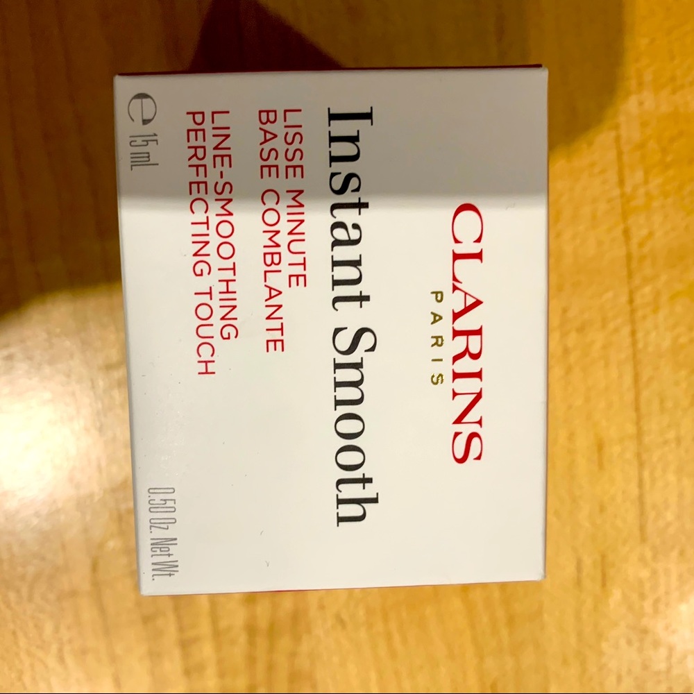 Clarins Smoothing Perfecting Touch